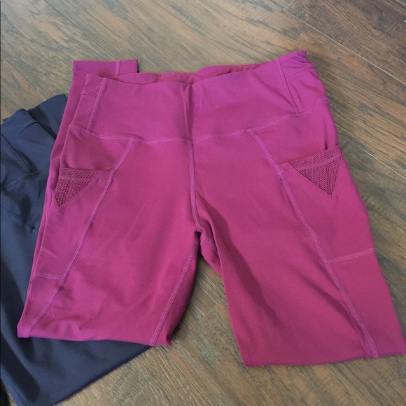 3 Compression Leggings - High Rise - Side Pockets - Picture 3 of 9